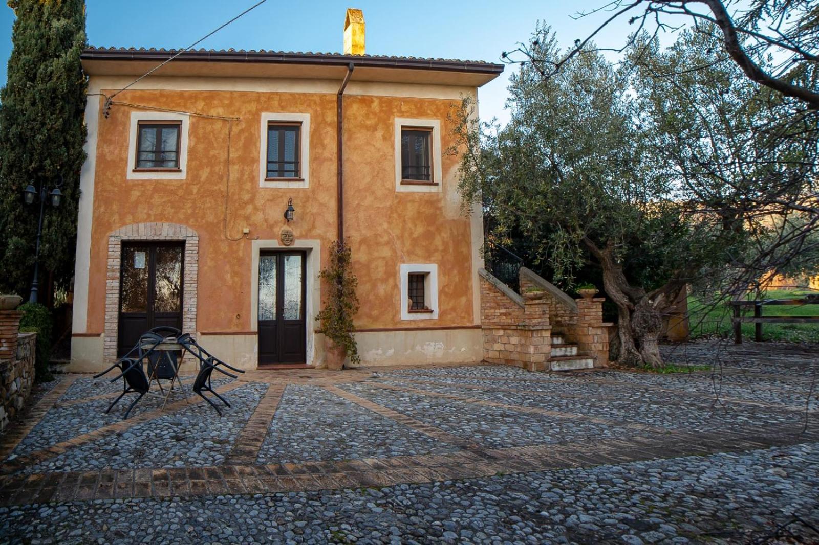 Agriturismo Masseria Fonte Di Maroglio Castrovillari Exterior photo