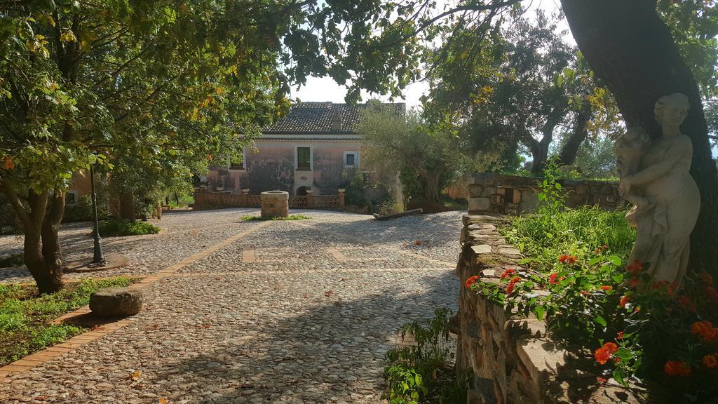 Agriturismo Masseria Fonte Di Maroglio Castrovillari Exterior photo