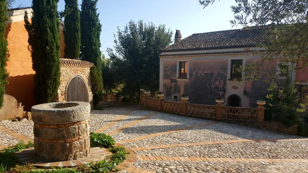 Agriturismo Masseria Fonte Di Maroglio Castrovillari Exterior photo