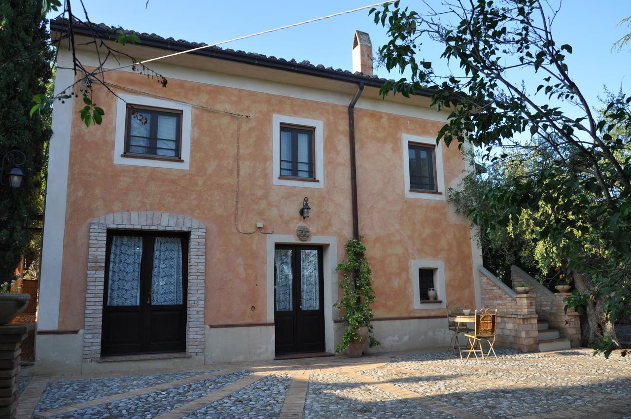 Agriturismo Masseria Fonte Di Maroglio Castrovillari Exterior photo