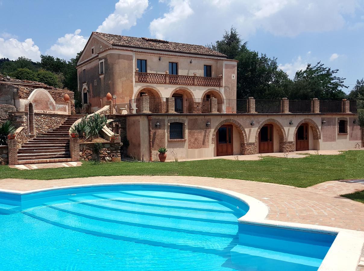 Agriturismo Masseria Fonte Di Maroglio Castrovillari Exterior photo